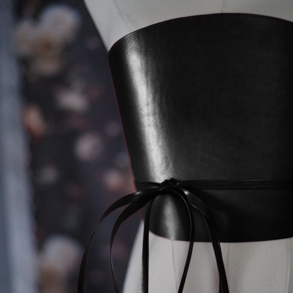 Dehanche Inspired Vachetta Leather Corset Belt with Thin Tie Straps - Picture 5 of 14